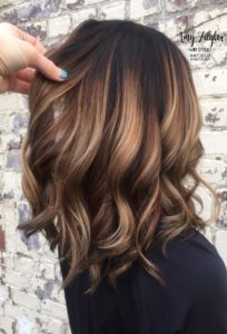 If you are looking for inspiration for your caramel highlights, this is for you
