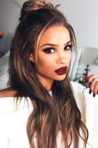 beautiful look with caramel highlights