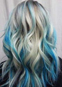 Will blonde hair look good with teal highlights